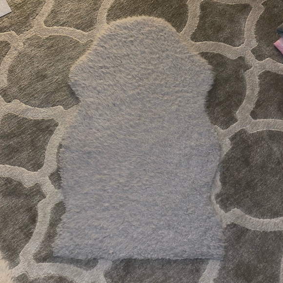 Ikea Faux Sheepskin - Picture 1 of 4